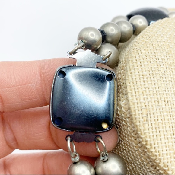 Vintage black and gray silver tone chunky beaded collar necklace - Picture 9 of 10